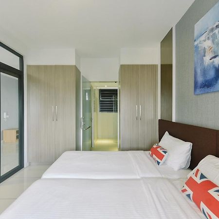 1 Tebrau Suites By Subhome Johor Bahru Exterior photo