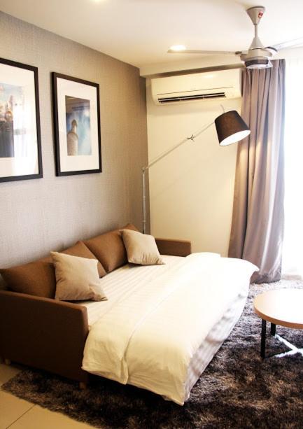 1 Tebrau Suites By Subhome Johor Bahru Exterior photo