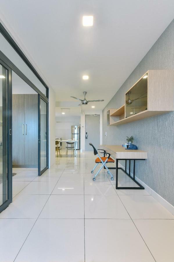 1 Tebrau Suites By Subhome Johor Bahru Exterior photo